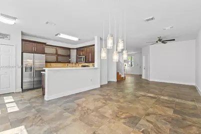 7809 NW 114th Path, Doral, FL 33178 - Photo 9