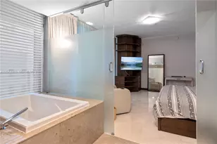 3737 Collins Ave, Miami Beach, FL 33140 - Photo 19