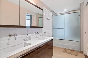 3737 Collins Ave, Miami Beach, FL 33140 - Photo 17