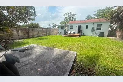 52 NE 51st St, Miami, FL 33137 - Photo 13