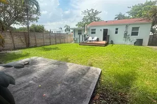 52 NE 51st St, Miami, FL 33137 - Photo 13