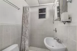 10240 SW 35th St, Miami, FL 33165 - Photo 13