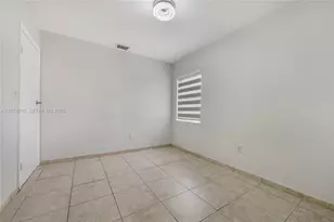 10240 SW 35th St, Miami, FL 33165 - Photo 11