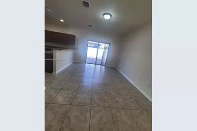 8935 W 35th Ln #8935, Hialeah, FL 33018 - Photo 5
