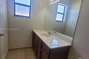 8935 W 35th Ln, Hialeah, FL 33018 - Photo 17