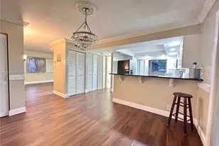 32 Wimbledon Lake Dr, Plantation, FL 33324 - Photo 5