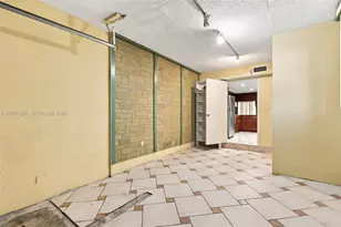 6511 Racquet Club Dr, Lauderhill, FL 33319 - Photo 23