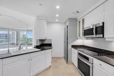 715 Crandon Blvd #PH-5, Key Biscayne, FL 33149 - Photo 3