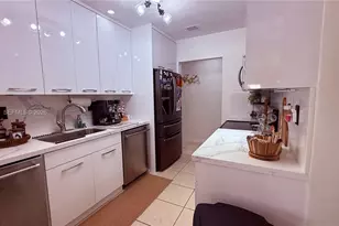 9601 SW 183rd St, Palmetto Bay, FL 33157 - Photo 11