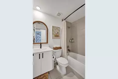 8166 NW 42nd St, Doral, FL 33166 - Photo 45