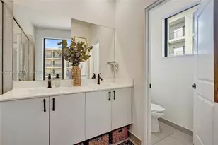 8166 NW 42nd St, Doral, FL 33166 - Photo 29