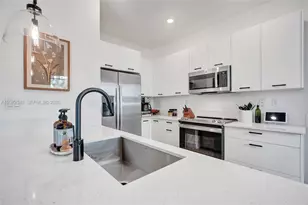 8166 NW 42nd St, Doral, FL 33166 - Photo 9