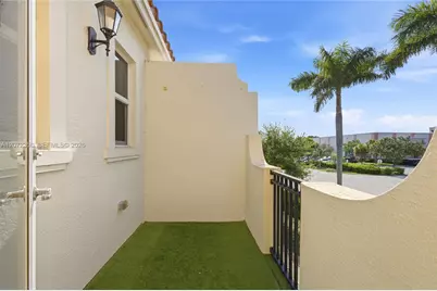 12441 NW 18th Ct, Pembroke Pines, FL 33028 - Photo 21
