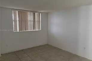 4675 W 18th Ct, Hialeah, FL 33012 - Photo 11