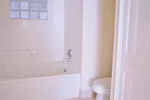 3225 NE 184th St, Aventura, FL 33160 - Photo 17