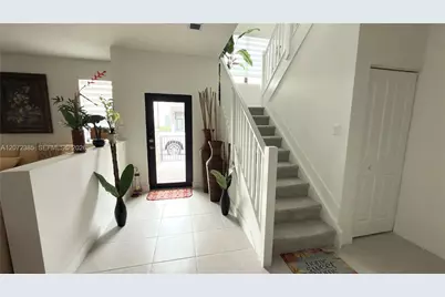 8388 NW 49th St, Doral, FL 33166 - Photo 27