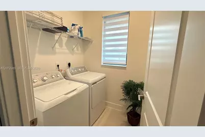 8388 NW 49th St, Doral, FL 33166 - Photo 11