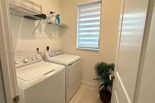 8388 NW 49th St, Doral, FL 33166 - Photo 11