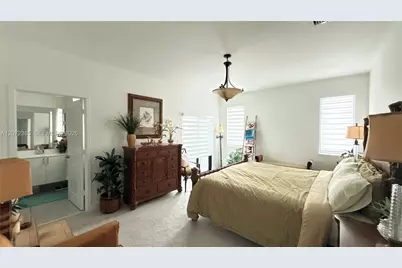 8388 NW 49th St, Doral, FL 33166 - Photo 15