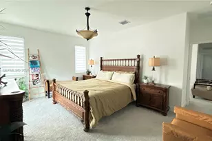 8388 NW 49th St, Doral, FL 33166 - Photo 13