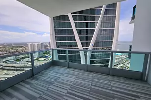 900 Biscayne Blvd, Miami, FL 33132 - Photo 25