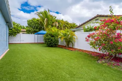 7211 NW 76th St, Tamarac, FL 33321 - Photo 23