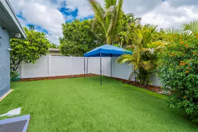 7211 NW 76th St, Tamarac, FL 33321 - Photo 21