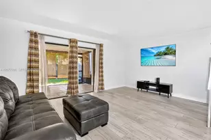 10348 NW 3rd St, Pembroke Pines, FL 33026 - Photo 13