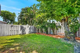 10348 NW 3rd St, Pembroke Pines, FL 33026 - Photo 45
