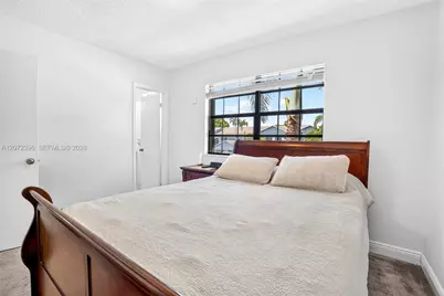 10348 NW 3rd St, Pembroke Pines, FL 33026 - Photo 29
