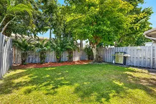 10348 NW 3rd St, Pembroke Pines, FL 33026 - Photo 43
