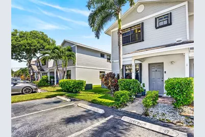 10348 NW 3rd St, Pembroke Pines, FL 33026 - Photo 5
