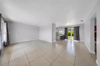 8801 SW 17th St, Miami, FL 33165 - Photo 21