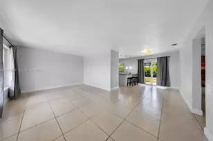 8801 SW 17th St, Miami, FL 33165 - Photo 21