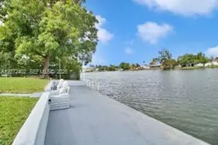 1031 SW 3rd St, Hallandale Beach, FL 33009 - Photo 9