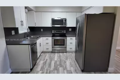 220 SW 80th Ave #220, Miami, FL 33144 - Photo 3
