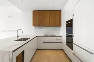 1400 Biscayne Blvd, Miami, FL 33132 - Photo 3