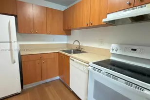 411 Executive Center Dr, West Palm Beach, FL 33401 - Photo 9