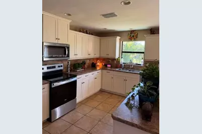 322 SE 46 Lane, Cape Coral, FL 33904 - Photo 7