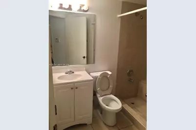 8290 Lake Dr #144, Doral, FL 33166 - Photo 5
