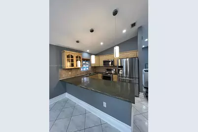 6978 W 25th Ave, Hialeah, FL 33016 - Photo 5