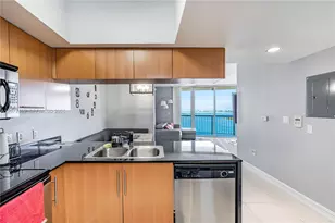 1750 N Bayshore Dr, Miami, FL 33132 - Photo 27