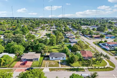 521 NW 189th Ter, Miami Gardens, FL 33169 - Photo 45