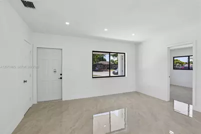 521 NW 189th Ter, Miami Gardens, FL 33169 - Photo 9