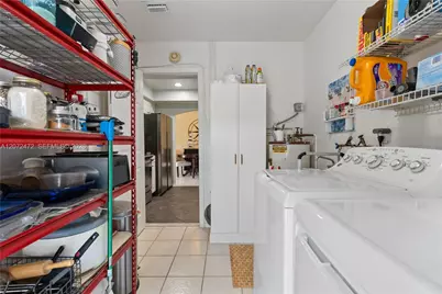 5713 NW 68th Ter, Tamarac, FL 33321 - Photo 17