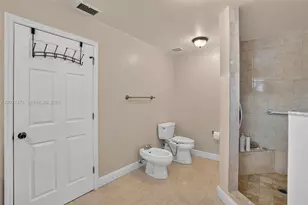 18253 SW 5th St, Pembroke Pines, FL 33029 - Photo 27