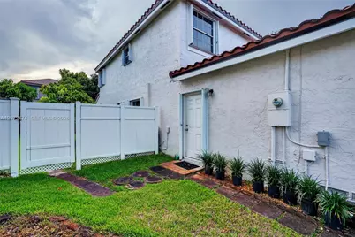18253 SW 5th St, Pembroke Pines, FL 33029 - Photo 45