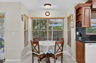 18253 SW 5th St, Pembroke Pines, FL 33029 - Photo 17