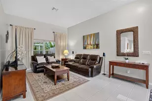 18253 SW 5th St, Pembroke Pines, FL 33029 - Photo 5