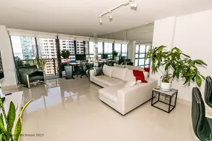600 NE 36th St, Miami, FL 33137 - Photo 3